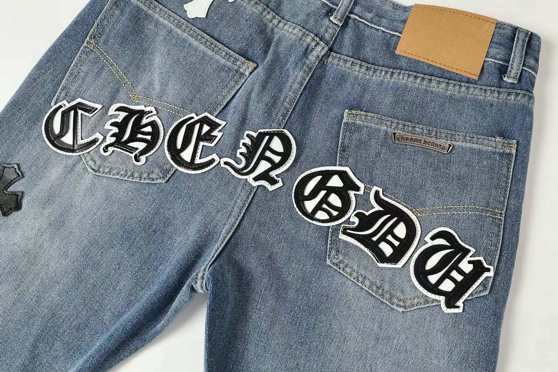 P270 Chrome Hearts/Chrome Hearts Classic Color Leather Cross Washed Color Fabric Unisex Denim Trousers Color: Picture Color Code Number: 28-36
